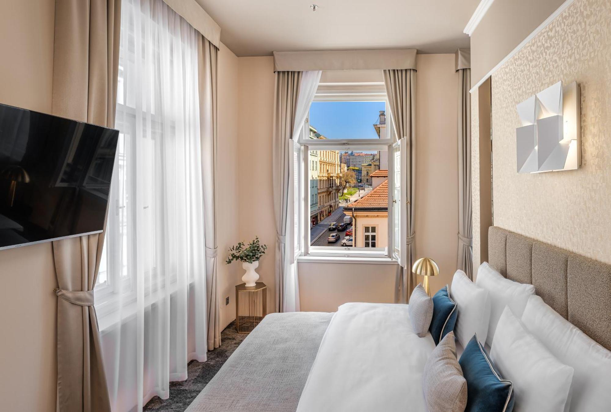 Hotel Maestro By Adrez Prague Exterior photo