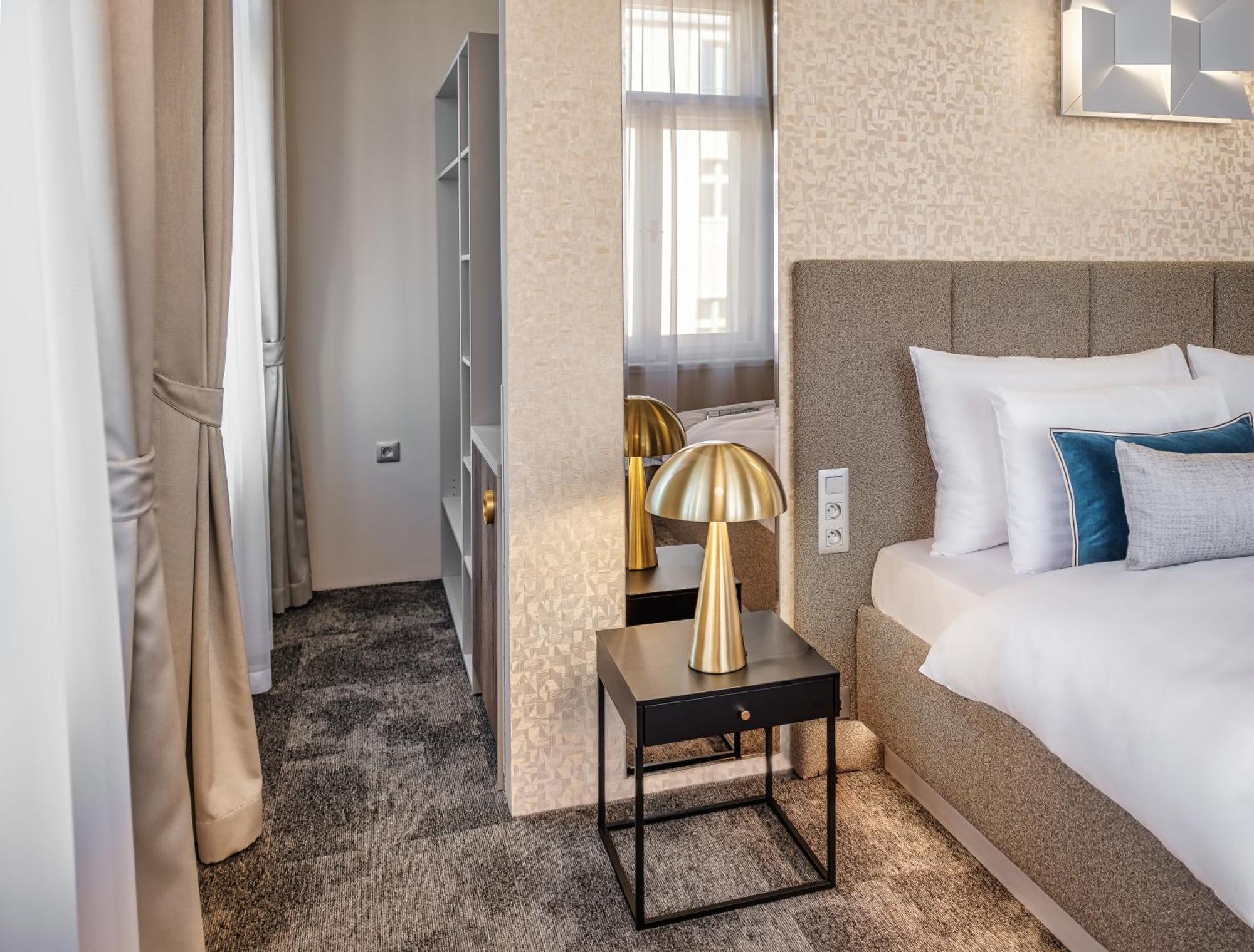 Hotel Maestro By Adrez Prague Exterior photo