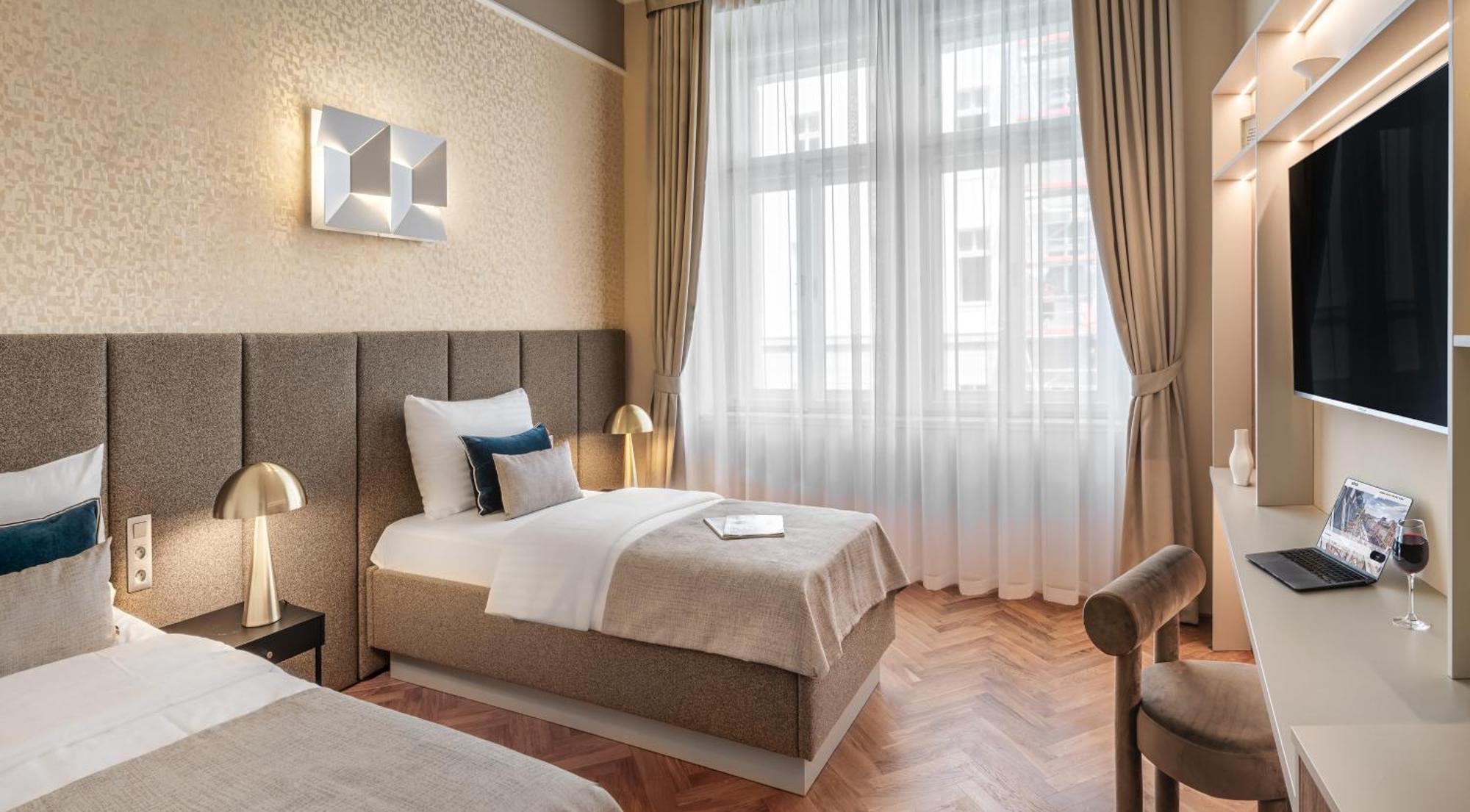Hotel Maestro By Adrez Prague Exterior photo