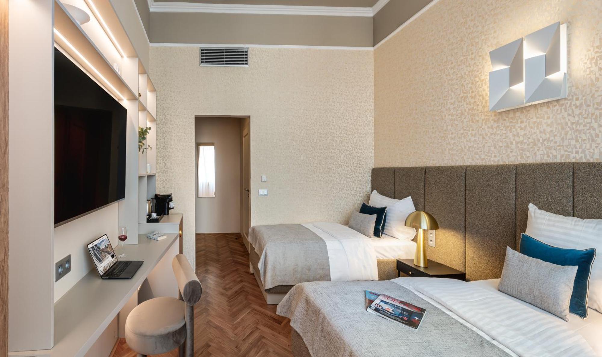 Hotel Maestro By Adrez Prague Exterior photo